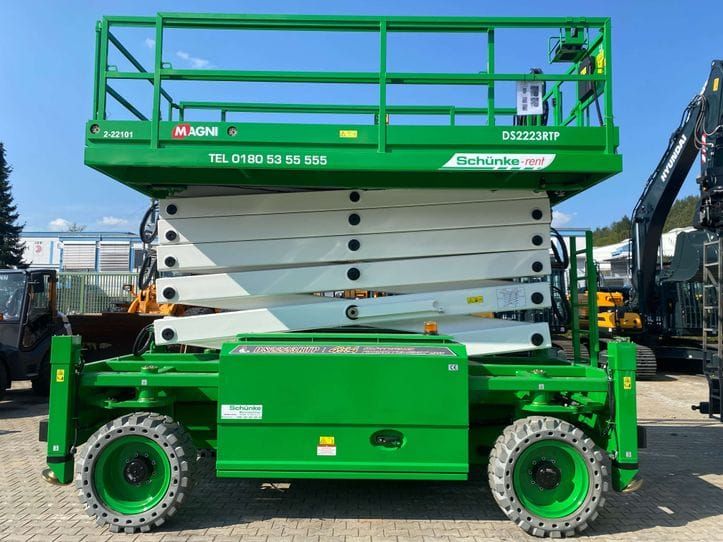 Baumaschinen mieten - Grüne Scherenarbeitsbühne