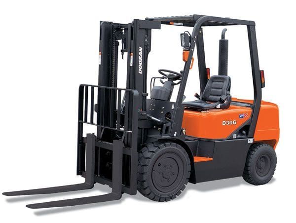 Baumaschinen mieten - Orangener Gabelstapler